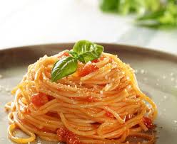 DOMATESLİ SPAGETTİ